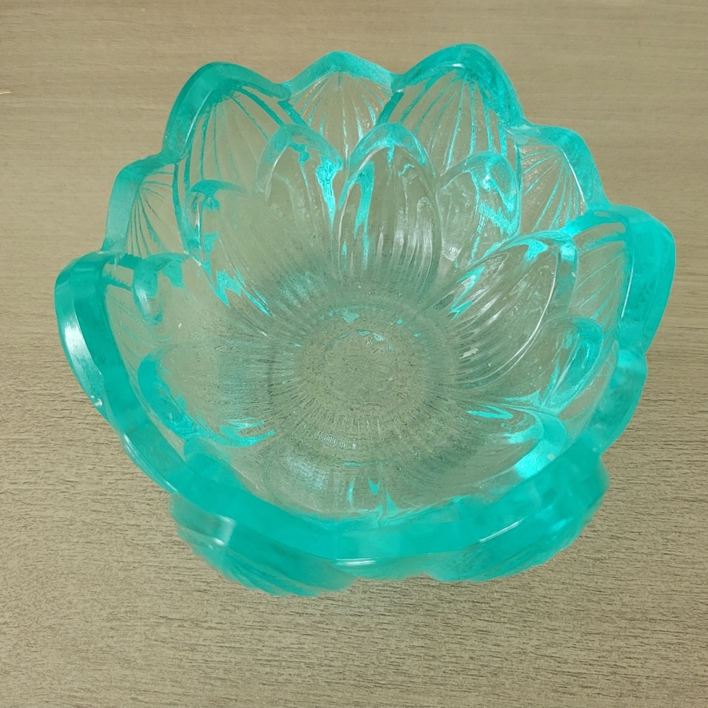 Fenton Iridescent Blue Lotus Glass Bowl Vintage